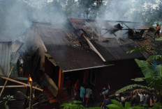 Diduga Lupa Matikan Tungku, Dua Rumah di Desa Siwarak Purbalingga Ludes Terbakar
