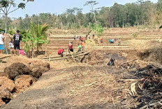Jalan Diponegoro Selanegara Banyumas Dibuka Lagi, Warga Gotong Royong Lebarkan Akses