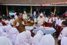 Siswa SDN 2 Sokaraja Banyumas Belajar Pilih Jajanan Aman