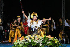 Ribuan Warga Tumpah Ruah Saksikan Festival Kentongan di Alun-alun Purbalingga