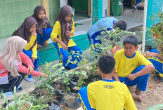 SMPN 2 Kesugihan Gelar Jalan Sehat dan Bersihkan Lingkungan Jelang ASTS