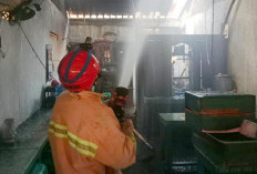 Diduga Akibat Korsleting, Ruko Bakso di Binangun Cilacap Terbakar