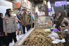 Polres Purbalingga Pastikan Harga Bapokting Stabil, Stok Aman di Pasar Segamas