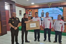 Kejati Jawa Tengah Serahkan Bantuan Operasional kepada DPC ABPEDNAS Purbalingga