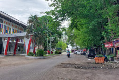 Pedagang Berharap Tetap Berjualan Area Stadion Chandradimuka
