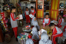 Perpustakaan Bergerak Limbah Pustaka Muntang Raih Penghargaan Perpustakaan Terbaik dari Perpusnas RI