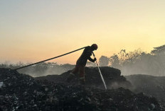 Api TPST Kedungrandu Ditangani Tujuh Jam di Banyumas, Angin Kencang Dan Air Terbatas Hambat Pemadaman