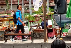 Keberadaan PKL Liar di Sekitar Taman Usman Janatin Bikin Kumuh dan Rawan