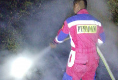 Kebakaran Lahan dan Limbah Lem Terjadi di Cilongok, Damkar Banyumas Padamkan Api dalam Waktu 35 Menit
