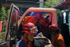 Laka Lantas Dini Hari di Banyumas, Sopir Dump Truck Terjepit