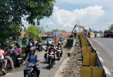 Arus Lalin Padati Kedua Arah, Hari Pertama Penutupan Jembatan Karanganyar Kebumen