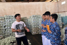 Siswa SMP Muhammadiyah 1 Kroya Outing Class ke Pabrik Sohun