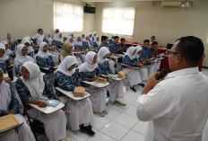 Pemilih Pemula Diajak Tolak Politik Uang Sejak Dini