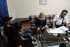 Razia Malam Sasar Eks Lokalisasi Slarang Cilacap, Terjaring 2 PSK dan Penjual 38 Botol Miras