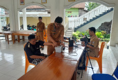 Penduduk Rentan di Desa Sawangan Cilacap Rekam KTP Cukup di Rumah 