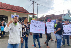 Warga Desa Bajong Tuntut Dua Oknum Perangkat Desa Dipecat Terkait Dugaan Kasus Asusila