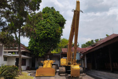 Pemkab Banyumas Dapat CSR Dua Alat Berat