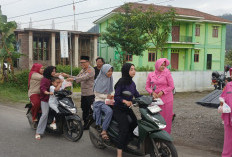 100 Paket Takjil Dibagikan di Jalur Karangsambung-Kebumen