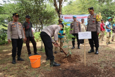 Green Policing, Polisi Tanam 500 Bibit Pohon Buah