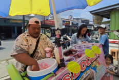 Kenaikan Harga Plastik Bikin Pedagang Kecil di Cilacap Kelimpungan