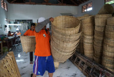 DLH PKP Purbalingga Manfaatkan Produk Warga Binaan Rutan Kelas II B untuk Kebersihan Taman dan Jalan