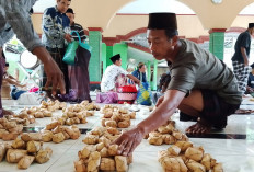 Bada Kupat Watuagung Banyumas Kian Makbul, Ratusan Ketupat Terkumpul