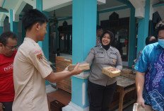 Jumat Berkah, Polres Purbalingga Bagikan 500 Bungkus Nasi untuk Masyarakat 