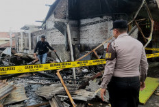 Warung Makan Padang Terbakar di Sawangan Purwokerto, Api Hanguskan Kios Bambu