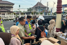 Aksi Bagi Takjil Dapat Sambutan Warga