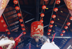 Tiga Malam Berburu Ribuan Pipit untuk Fangshen Klenteng Boen Tek Bio Banyumas