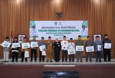 Lima UPZ Desa Kebumen Terbaik Terima Modal Usaha