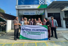 Ramadan Penuh Berkah, BPJS Ketenagakerjaan Banjarnegara Turun Berbagi Takjil