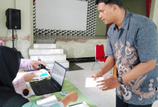 Insentif RT/RW Sumpiuh Banyumas Cair, Dana Operasional Tiga Bulan Dibagikan Tunai kepada 32 Pengurus 