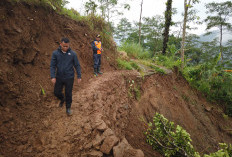 Longsor di Desa Danasari, Akses Jalan Warga Terputus
