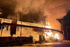 Kebakaran Hebat di Rita Pasaraya Cilacap, Lima Toko Terdampak