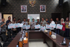 Delapan Kelompok Nelayan di Cilacap Terima Bantuan untuk Festival Nelayan 2026