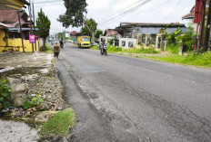 Jalan Baturraden Banyumas Bergelombang, Dikeluhkan Warga Lantaran Ganggu Akses Wisata