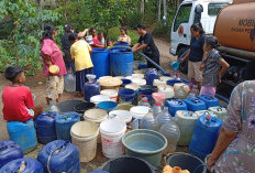 Ratusan Jiwa di Desa Karangkemiri Kesulitan Air Bersih, BPBD Cilacap Lakukan Droping AIr Bersih