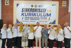 UT Purwokerto Berkontribusi Menyusun Kurikulum Berbasis Kebutuhan Industri di SMKN 1 Purwokerto