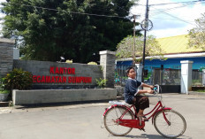 Gerbang Kantor Kecamatan Sumpiuh Banyumas Diusulkan Direhab, Akses Dinilai Sempit