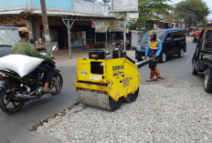 Aspal Bergelombang Ganggu Perlintasan Sibalung Banyumas, UPTD Sumpiuh Cegah Kecelakaan Kendaraan