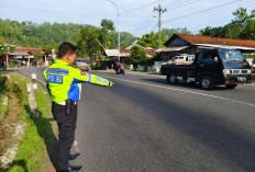 Nekat Nyalip Motor Masuk Kolong Bus, Kecelakaan Dini Hari di Tikungan Lumbir Banyumas