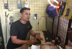 Kisah Agus Setiawan Menghadapi Minimnya Lahan Pekerjaan  - Sebidang Meja, Jadi Peluang Usaha 