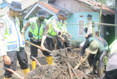 Banjir Bandang di Kecamatan Mrebet dan Karangreja, Polres Purbalingga Terjunkan Pleton Siaga Bhayangkara