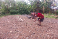 Proyek Balai Pertemuan Kampung Nopia Banyumas Tertunda, Warga Tetap Kejar Target Rampung
