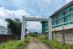 Dikeluhkan Penghuni, Sarpras Perumahan Madina Permata Belum Tuntas