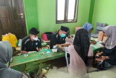 Deteksi Dini TBC, 105 Santri Putri Jalani Cek Kesehatan Gratis