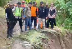 Hujan Deras Selama Dua Jam, Picu Longsor hingga Jalan Penghubung Dua Desa di Cimanggu Cilacap Terputus