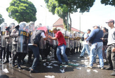 Jalan Dipayudha Tegang, Polisi Siaga Hadapi Massa, Ternyata Hanya Simulasi