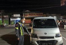 Grandmax Tabrak Dua Motor di Bangjo Dukuhwaluh, Disenggol Beat Saat Belok, Empat Orang Luka Ringan